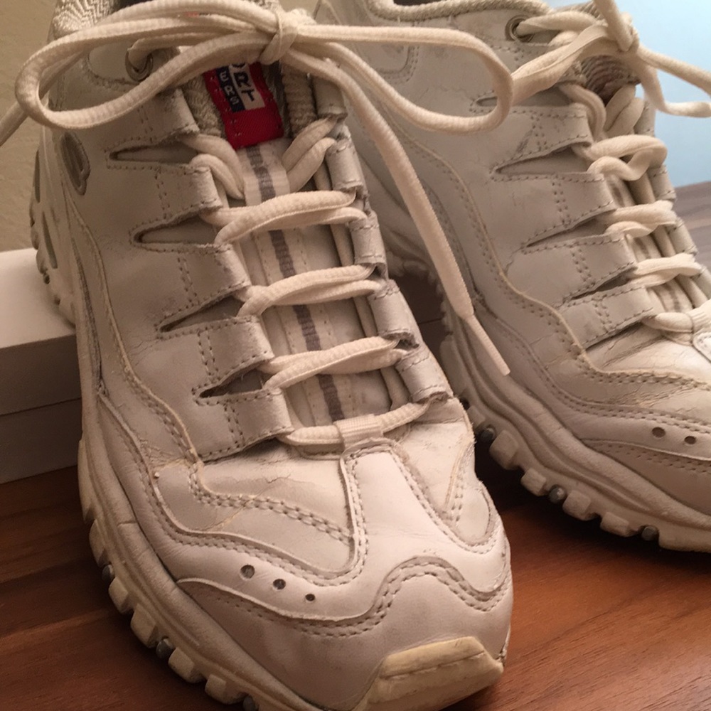 White Sketches sneakers women’s size 7